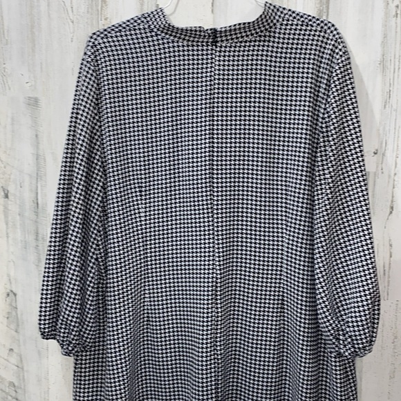 1220 Adrianna Papell Dress - Picture 5 of 8